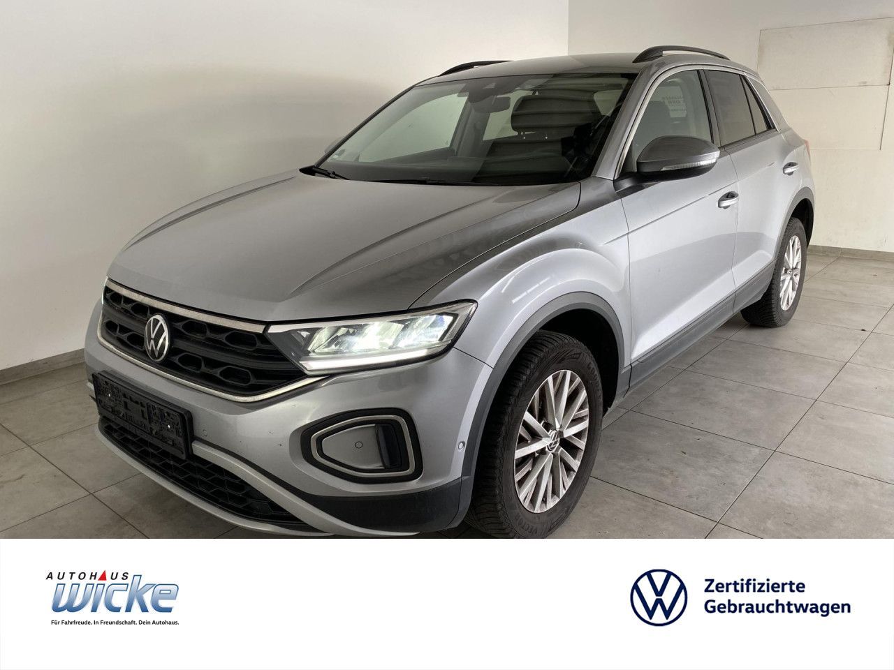 Volkswagen T-Roc 1.0 TSI Life - Samsaru's Car Outlet