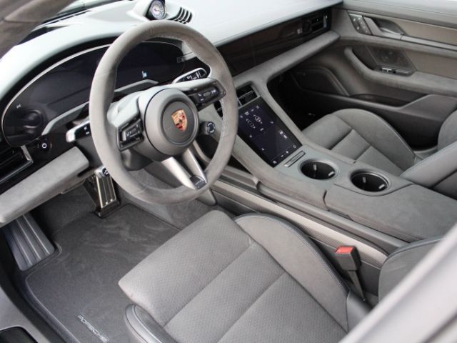 Porsche Taycan GTS