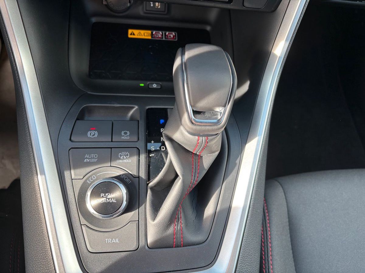 Toyota RAV4 Plug-in Hybrid 4x4 Teamplayer*AHK,Navi,LED*