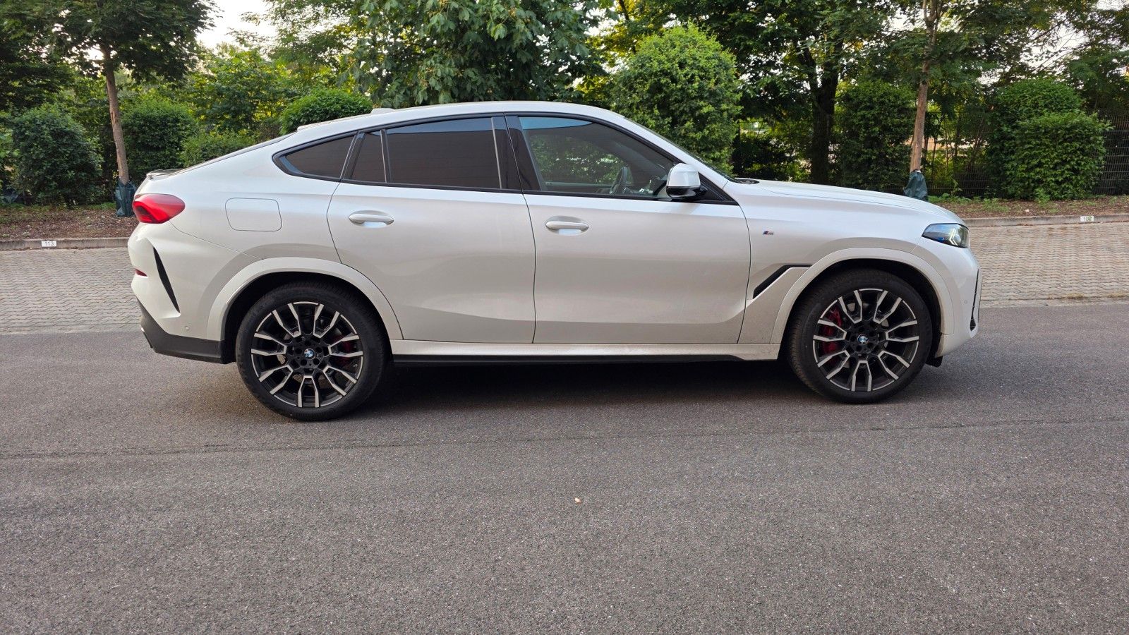 BMW X6 30d M - Samsaru's Car Outlet