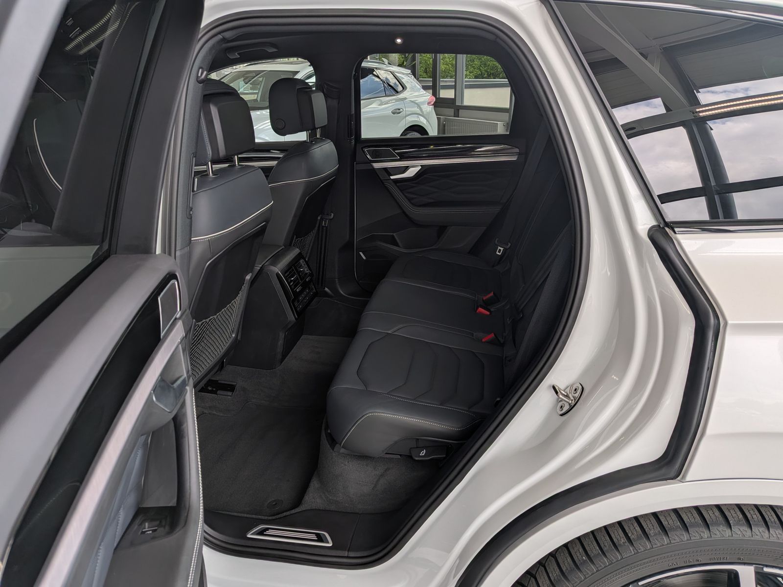 Volkswagen Touareg 3.0TDI 4M R-Line VOLL Black 22" UPE 114T