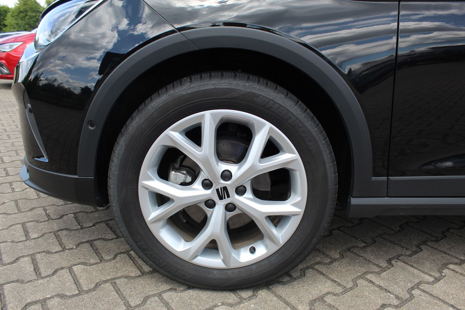 Seat Arona FR 1,5 TSI DSG DINAMICA AHK LED ACC SPUR