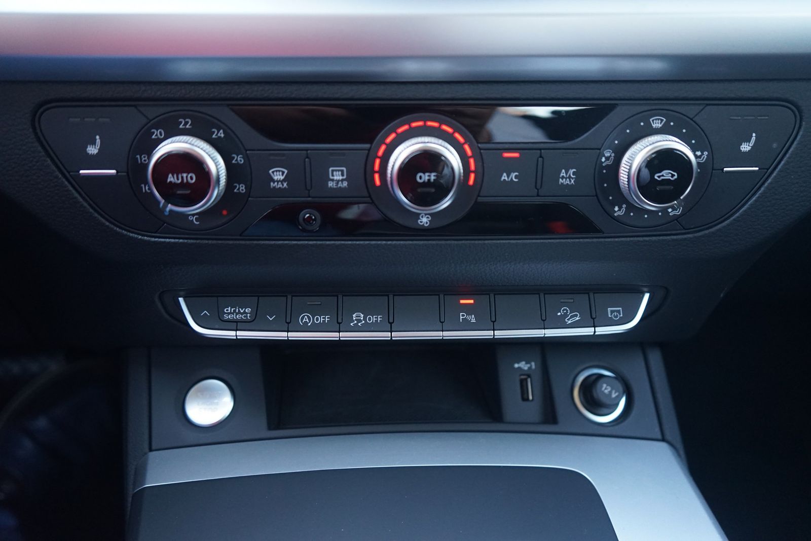 Audi Q5 40 2.0 TDI quattro - Samsaru's Car Outlet