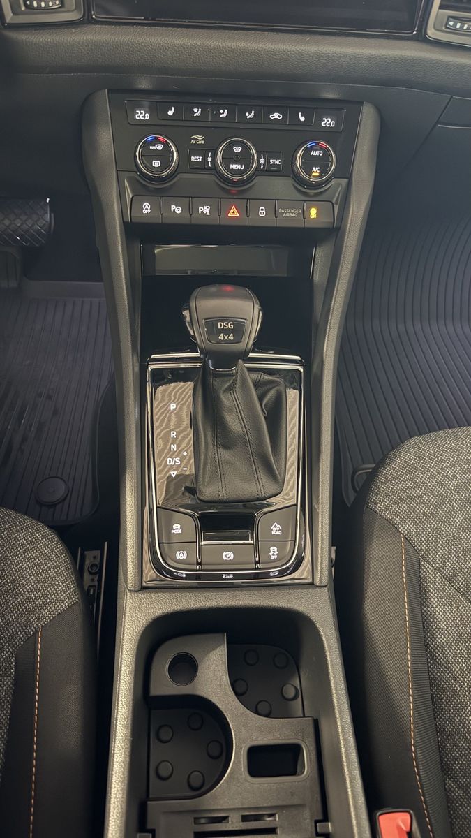 Skoda Kodiaq 2.0 TDI Clever 4x4 DSG LED Navi ACC AHK P