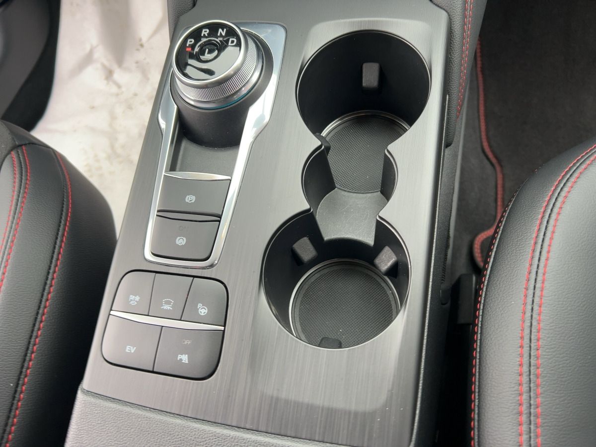 Ford KUGA ST-LINE X PHEV - Samsaru's Car Outlet
