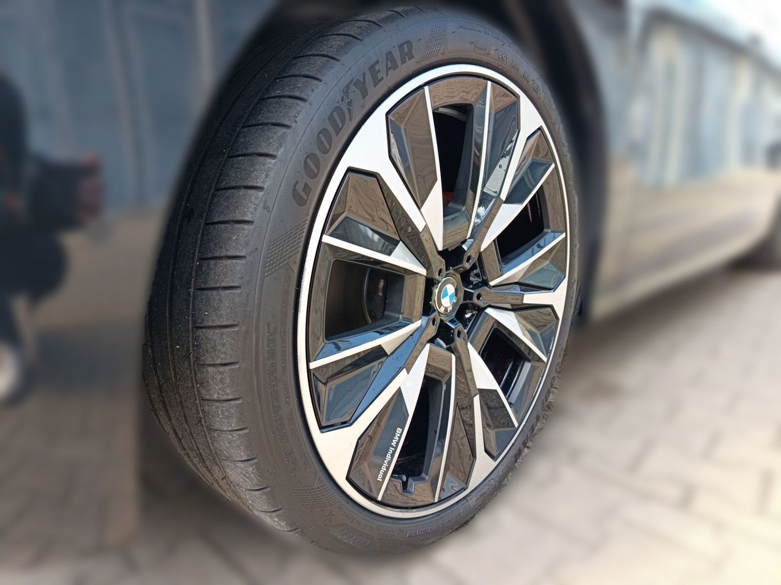 BMW iX M70 xDrive+M SPORT+ICONIC+SKY LOUNGE+DR.ASS.P