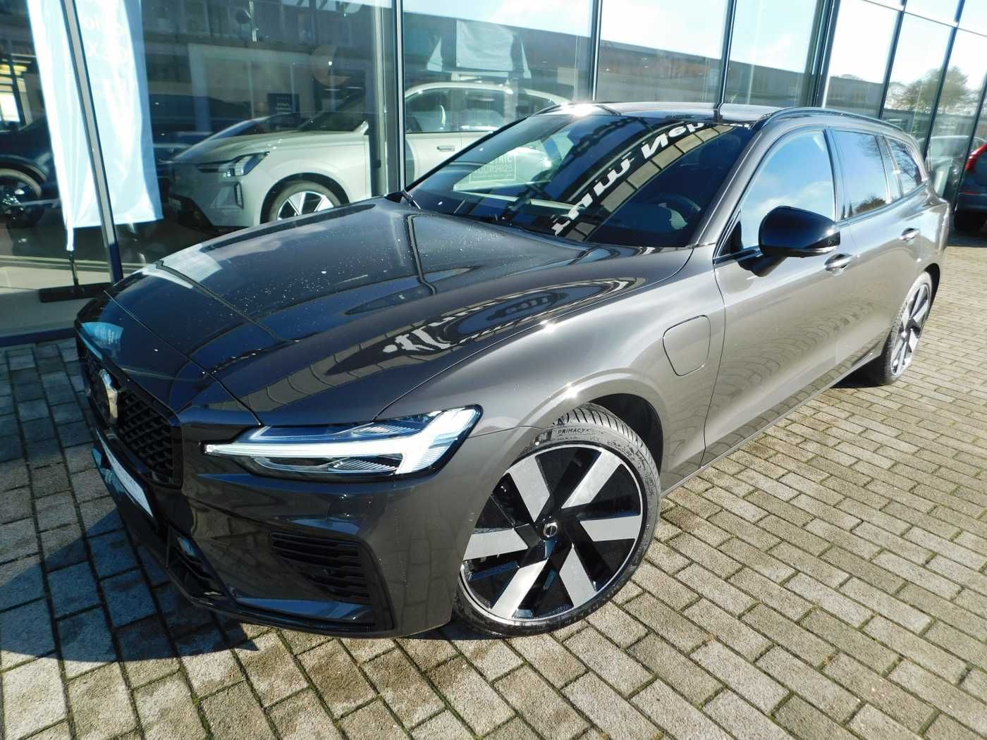 Volvo V60 T6 Recharge AWD Ultra Dark
