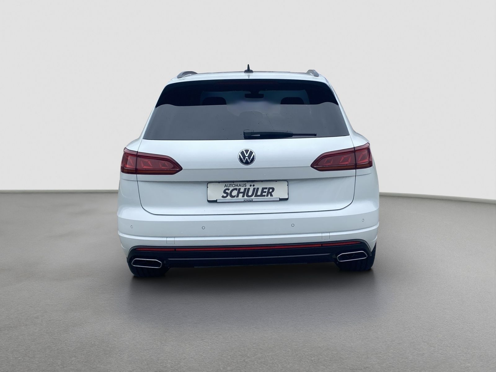 Volkswagen Touareg 3.0 TDI R-Line 4Motion - Samsaru's Car Outlet