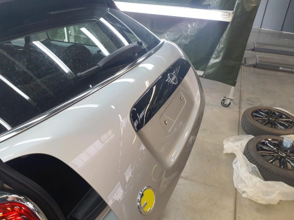 MINI Cooper SE Essential Trim - Samsaru's Car Outlet