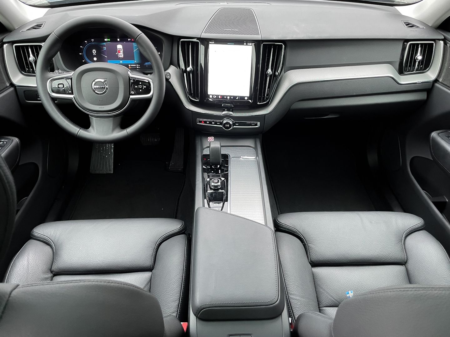 Volvo XC60 Plus Dark Recharge Plug-In Hybrid AWD T8 Tw