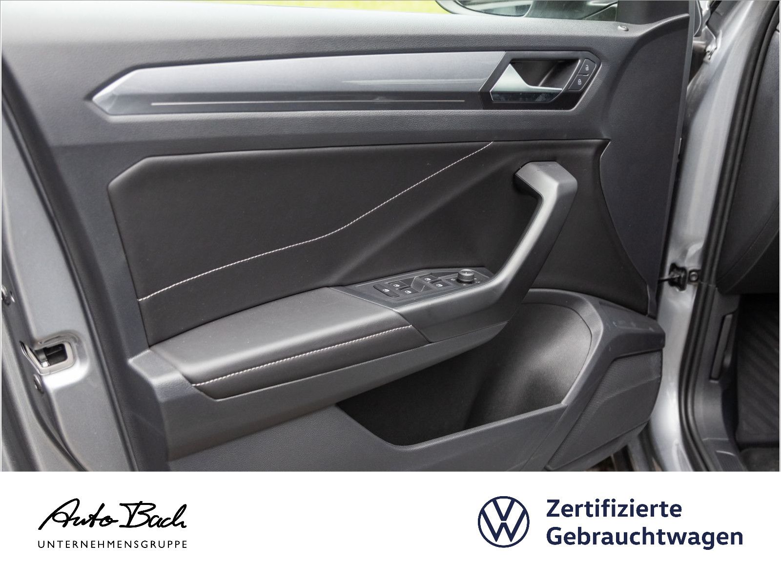 Volkswagen T-Roc 1.5 TSI Style DSG - Samsaru's Car Outlet