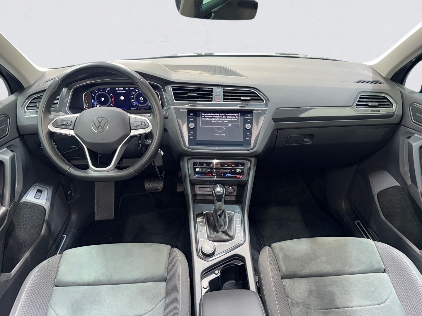 Volkswagen Tiguan 2.0 TSI 4M DSG ELEGANCE MATRIX PANO AHK K