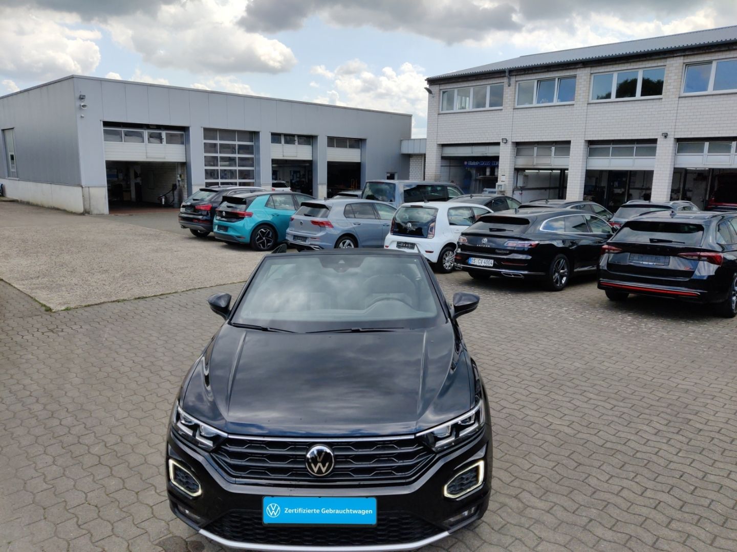 Volkswagen T-Roc Cabriolet 1.0 TSI Style - Samsaru's Car Outlet