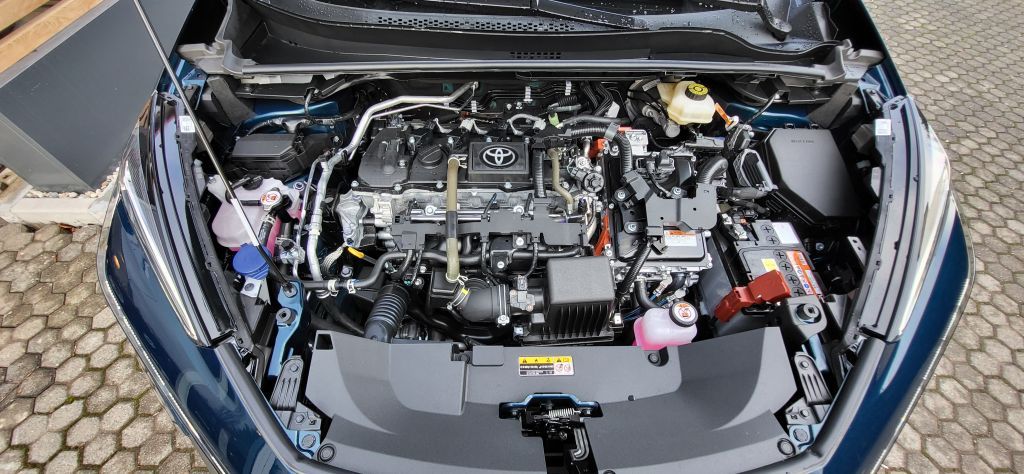 Toyota C-HR 1.8 Hybrid - Samsaru's Car Outlet
