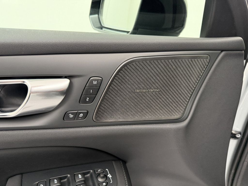 Volvo V60 Plus Dark Plug-In Hybrid ACC STANDHZ 360°