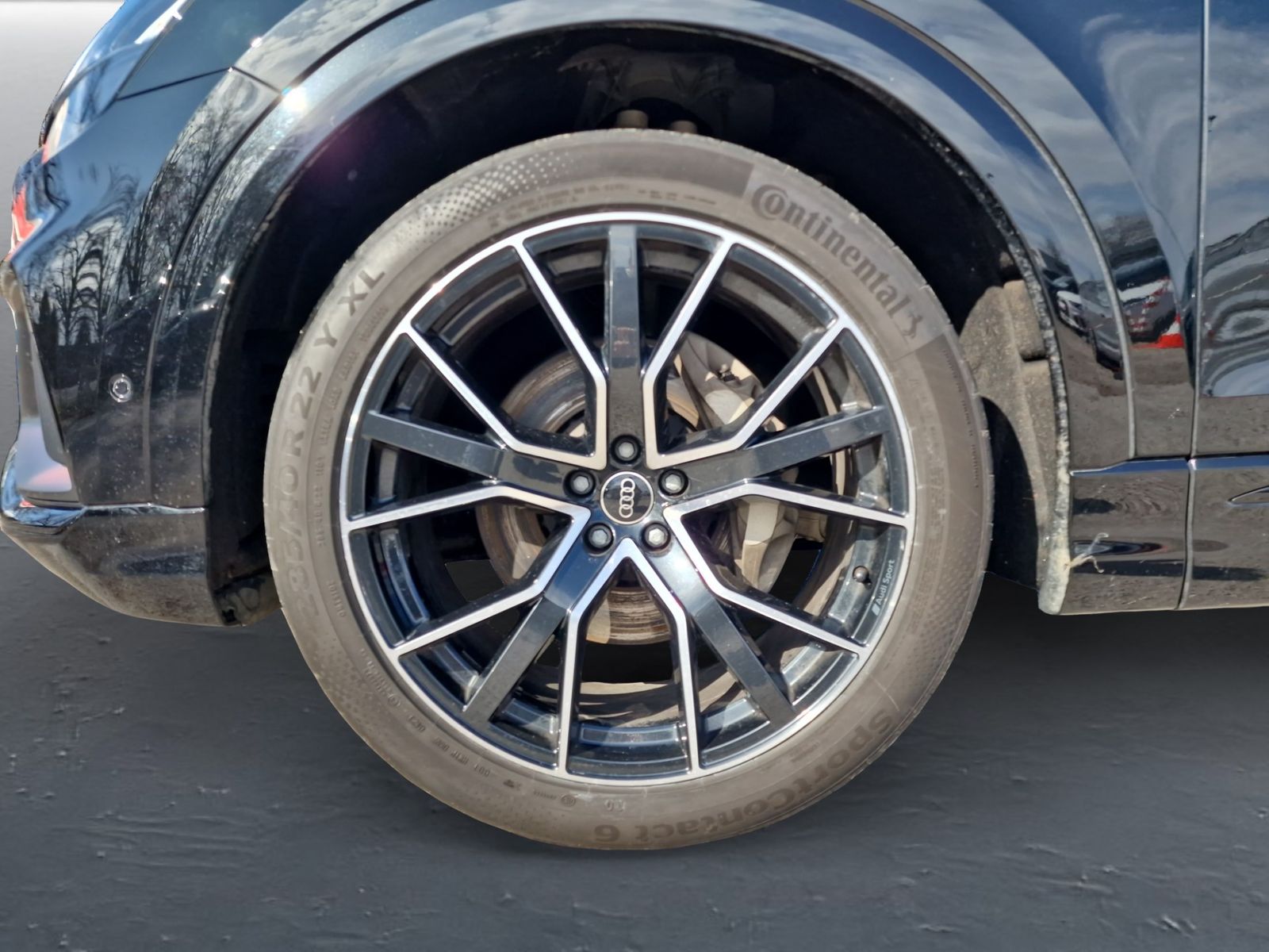 Audi Q8 55 TFSI qu S line MATRIX PANO Luft AHK B&O