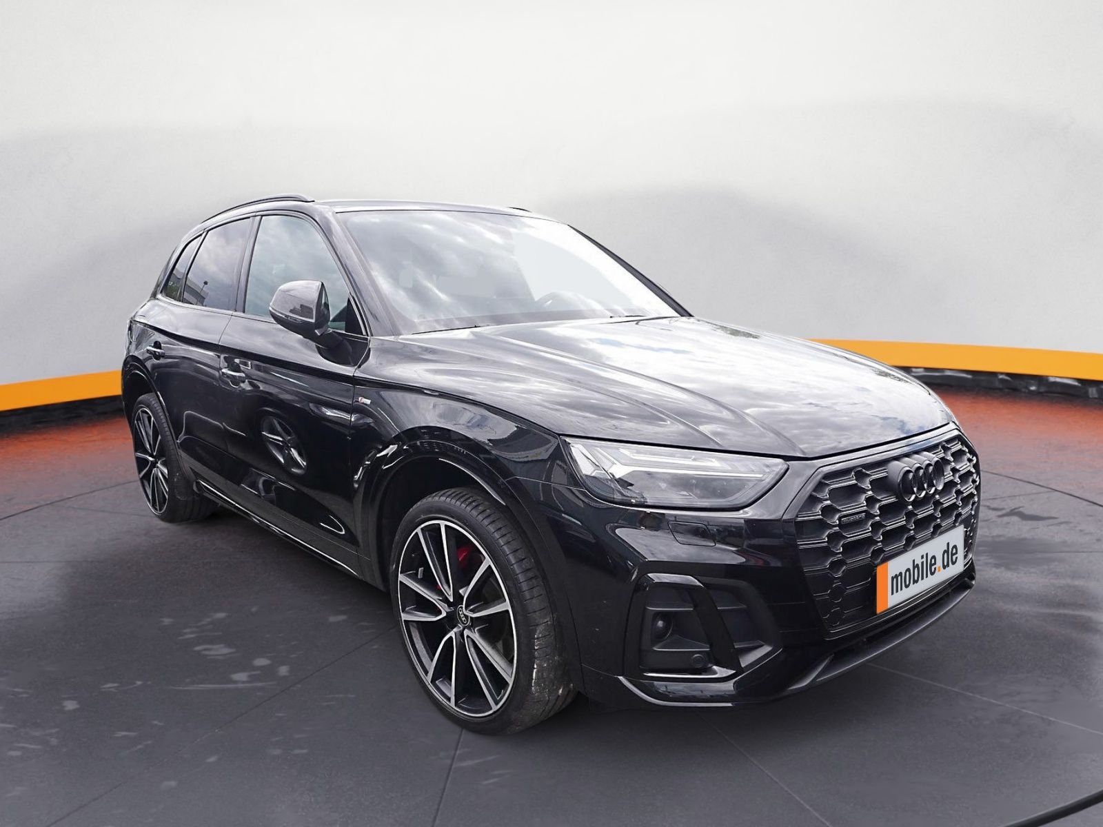 Audi Q5 40 TDI quattro S line - Samsaru's Car Outlet