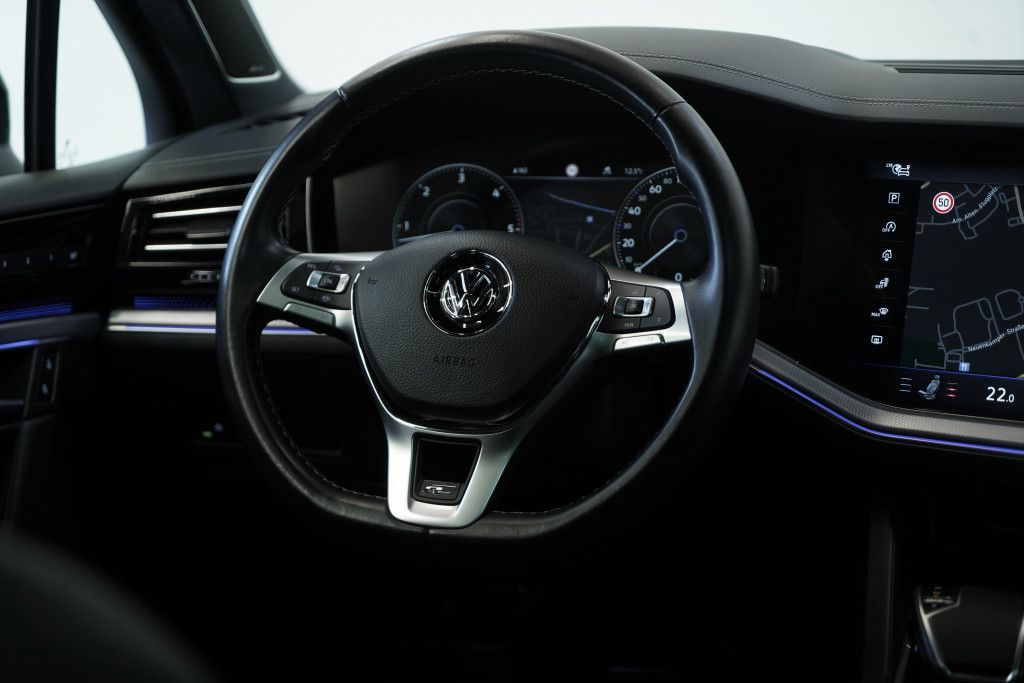 Volkswagen Touareg 4.0 TDI DSG 4M R line - Samsaru's Car Outlet