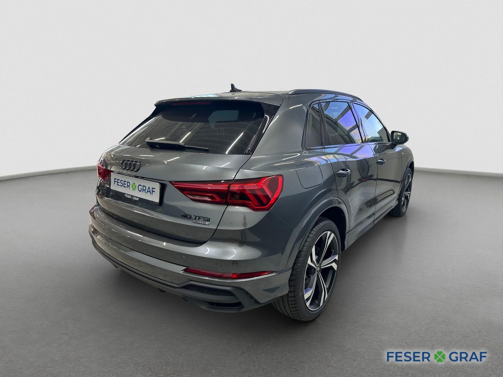 Audi Q3 S line 40 TFSI qu. AHK Pano RFK ACC Keyless