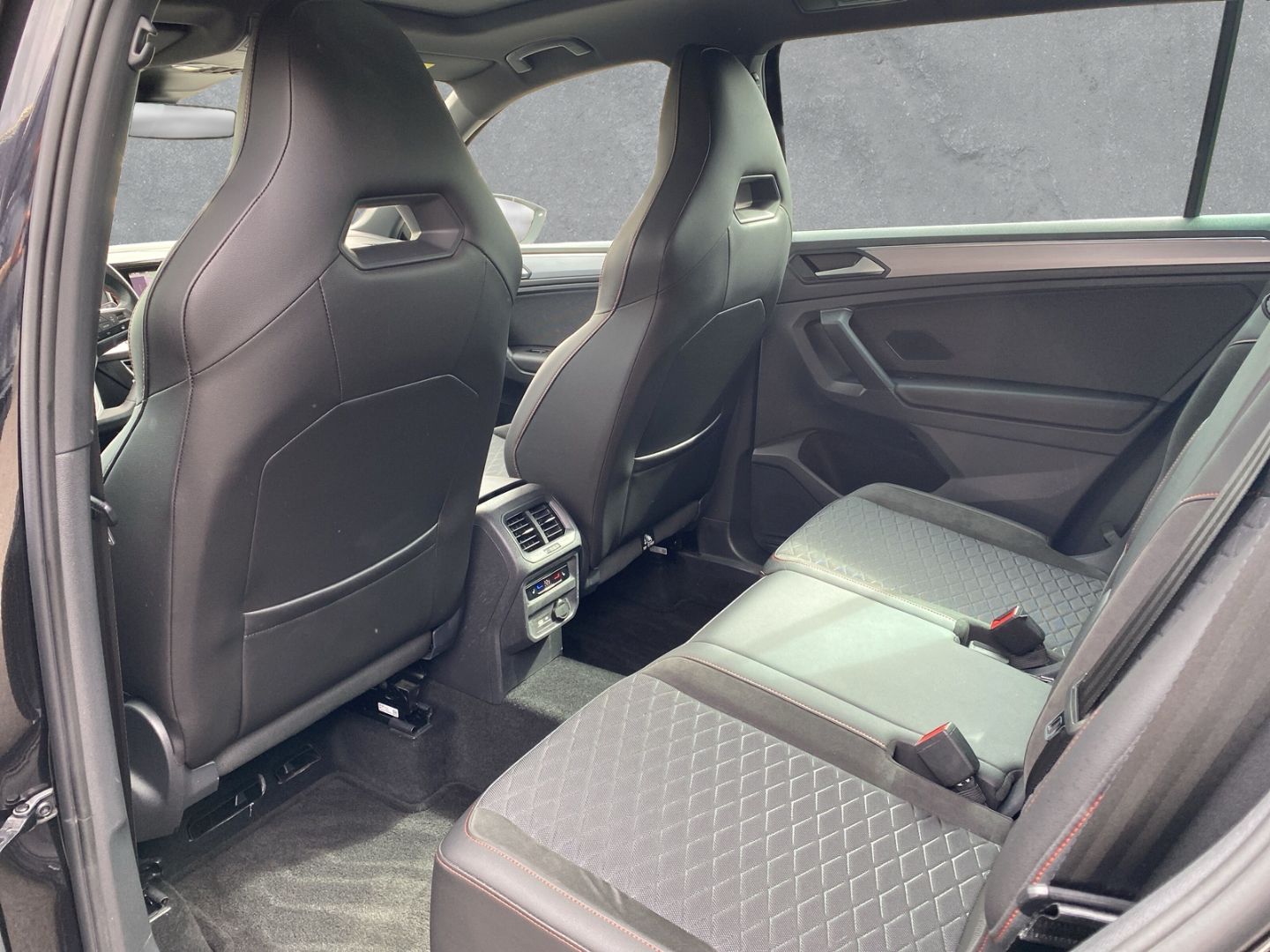 Seat Tarraco FR 2.0 TSI 140 KW - Samsaru's Car Outlet