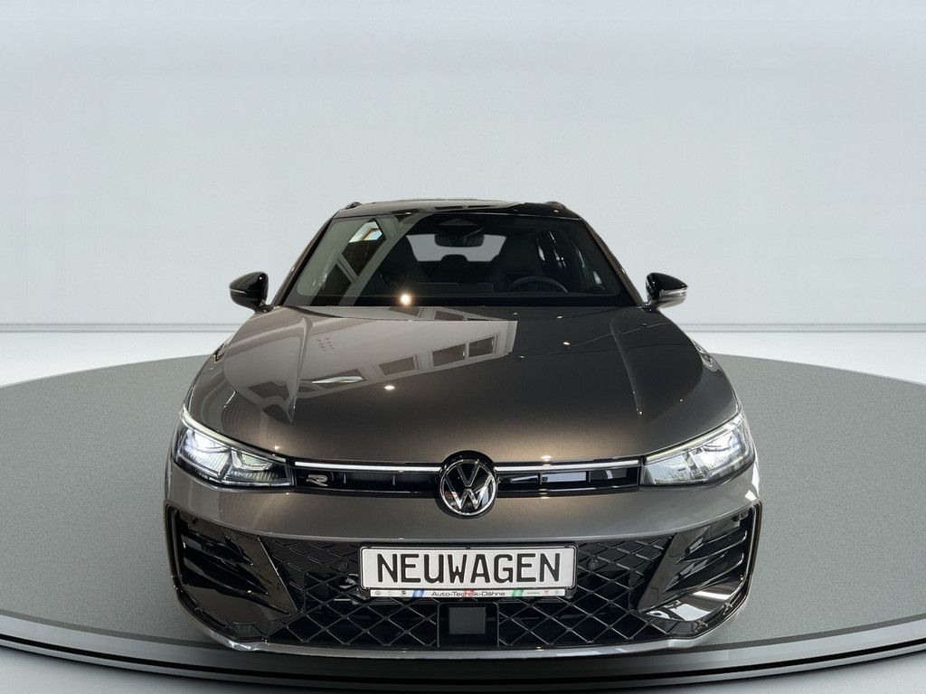 Volkswagen Passat 1.5 eHybrid DSG R-Line PANO MATRIX-LED