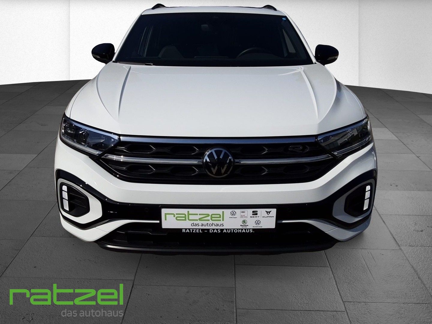 Volkswagen T-Roc R-Line - Samsaru's Car Outlet