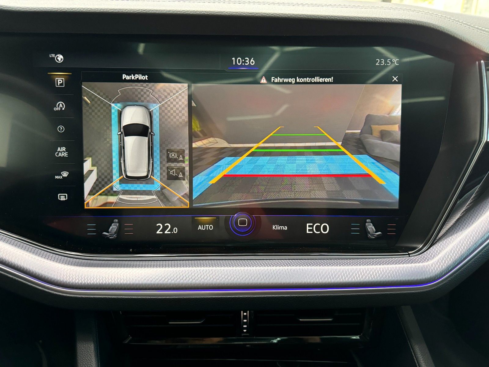 Volkswagen R-Line - Samsaru's Car Outlet