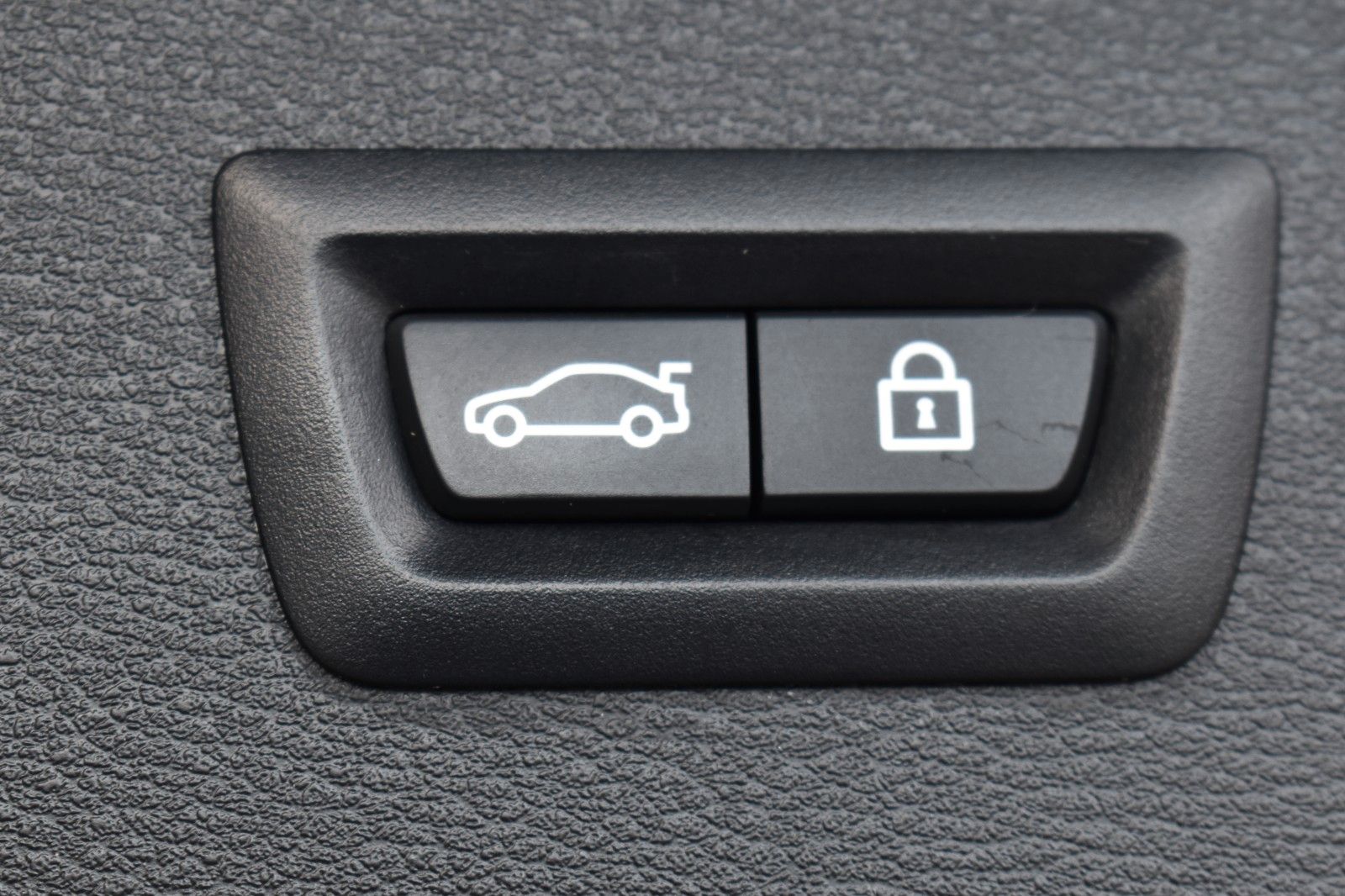 BMW X1 xDrive 25i Aut. Advantage - Samsaru's Car Outlet