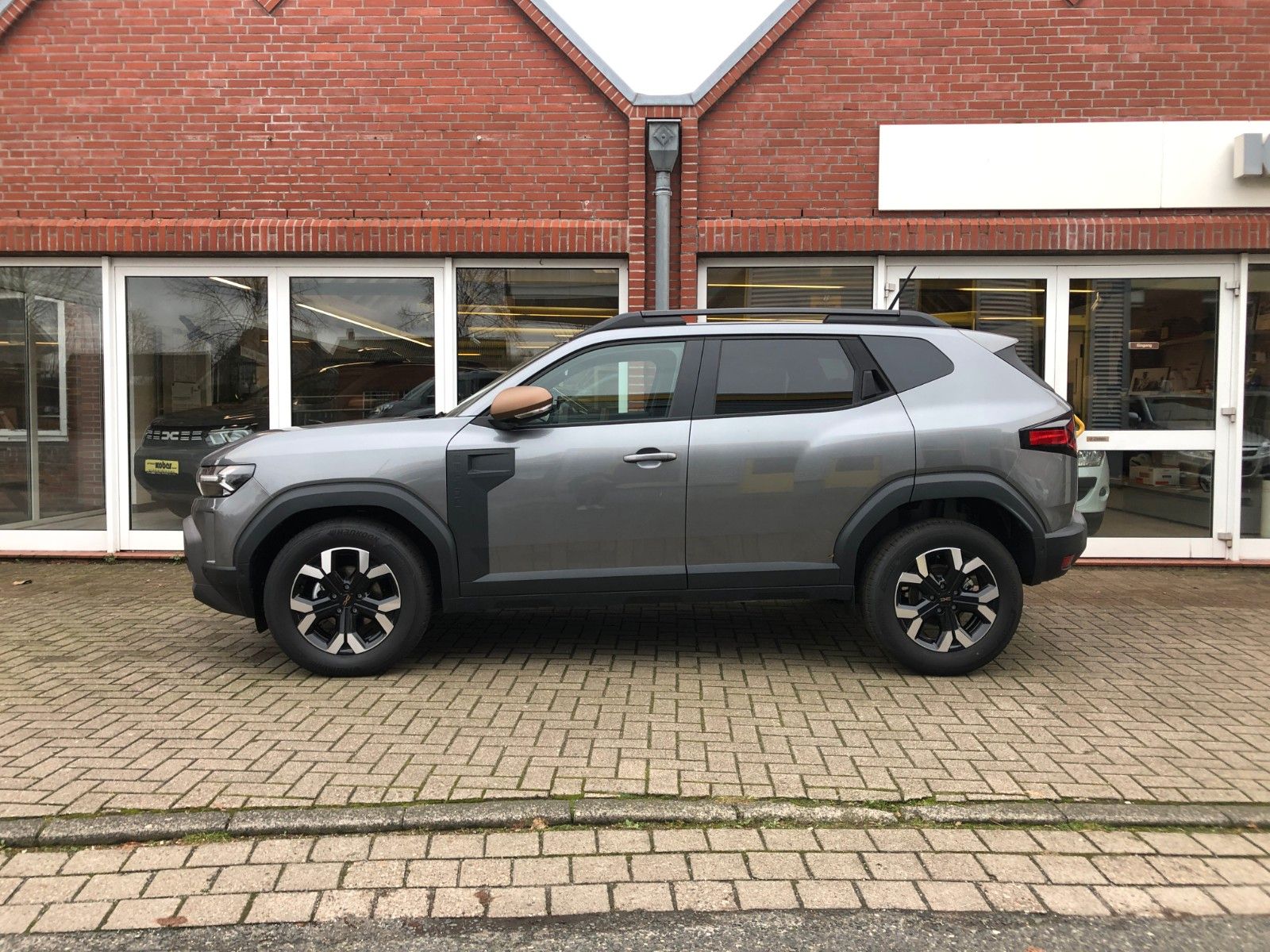 Dacia Duster III TCe 130 Extreme - Samsaru's Car Outlet