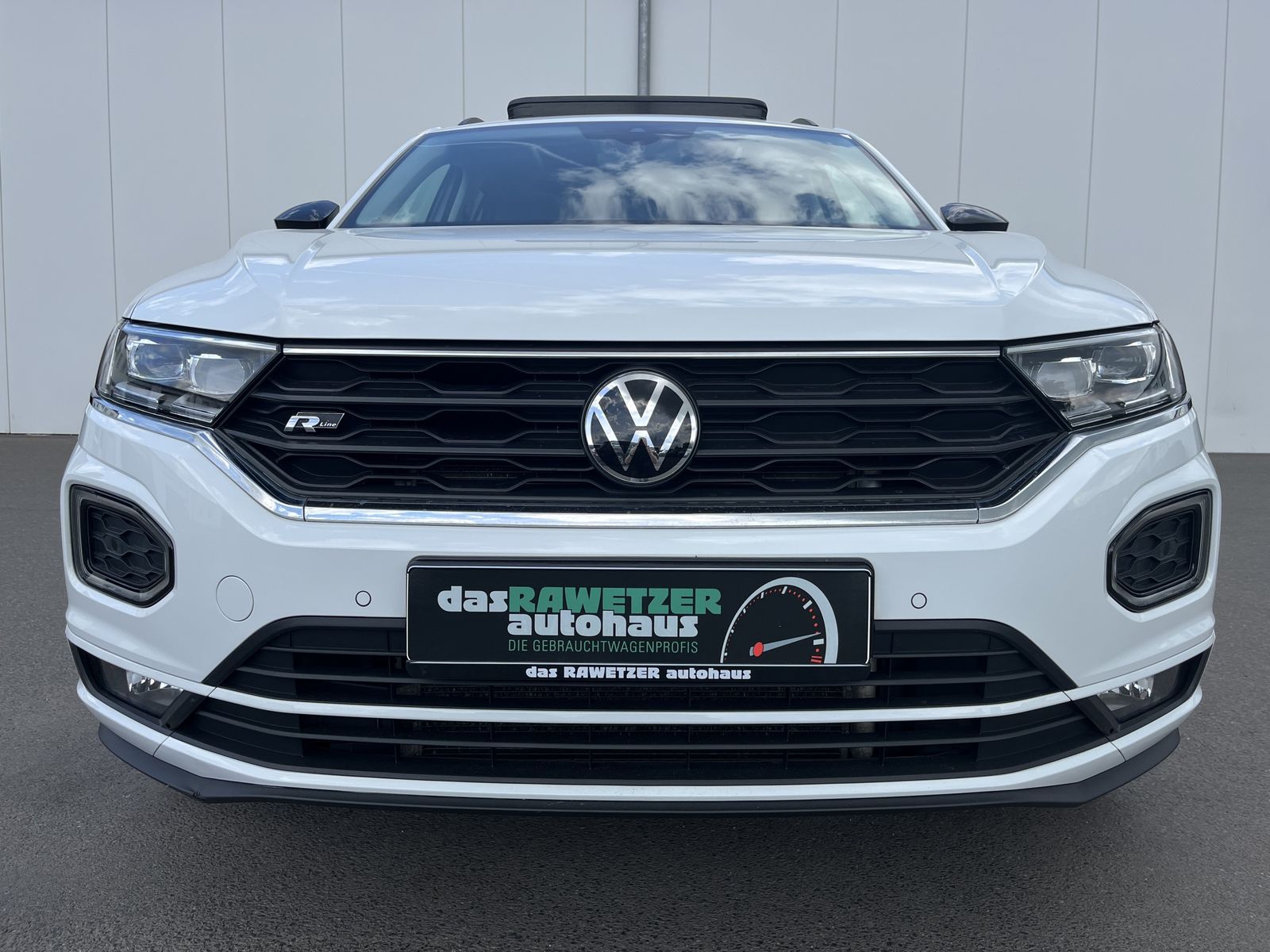 Volkswagen T-Roc 2.0 TDI DSG R-Line - Samsaru's Car Outlet