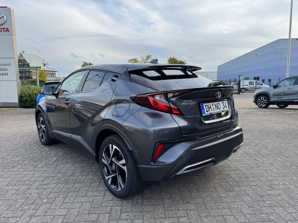 Toyota C-HR 2.0 Hybrid Team - Samsaru's Car Outlet