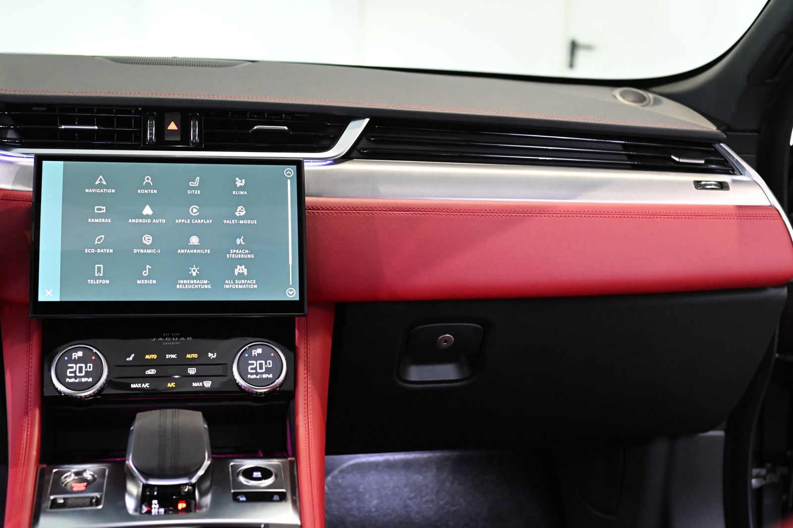 Jaguar F-PACE P250 R-Dynamic SE AWD Pano