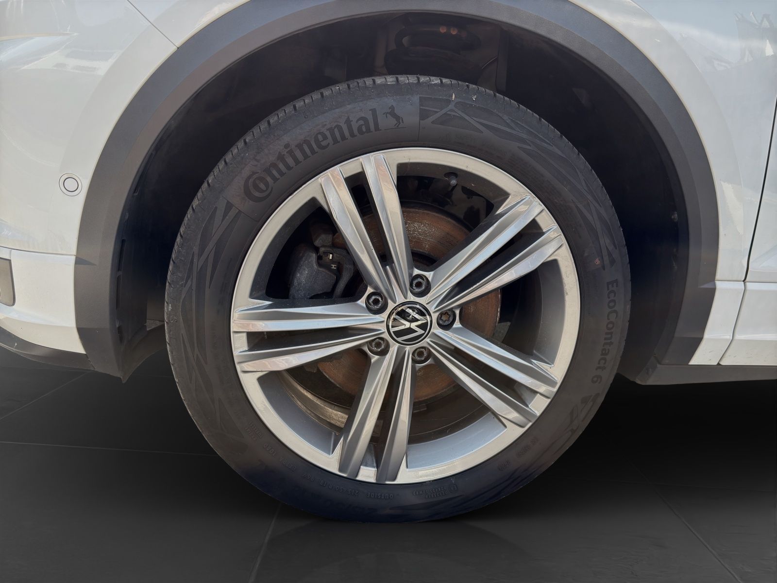 Volkswagen T-Roc 2.0 TDI DSG R-LINE - Samsaru's Car Outlet