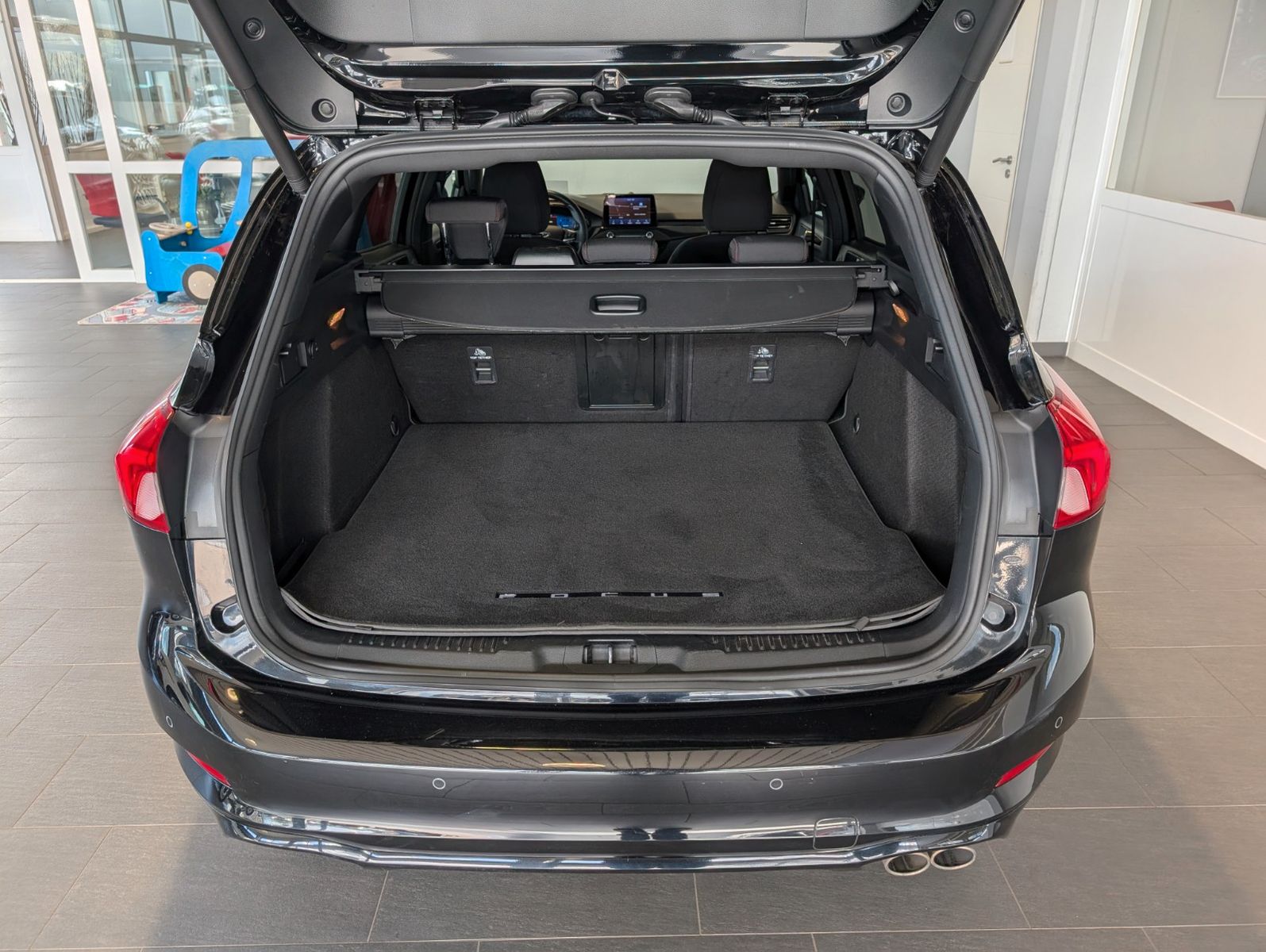 Ford Focus TDCi ST-Line X - Samsaru's Car Outlet