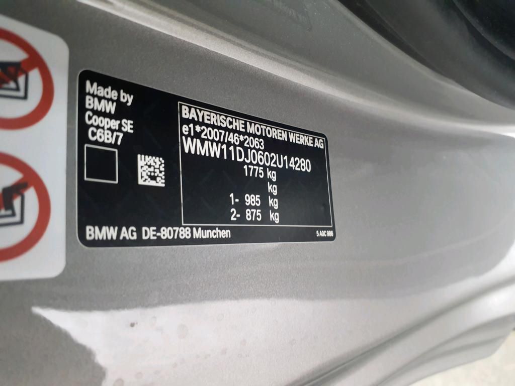 MINI Cooper SE Essential Trim - Samsaru's Car Outlet