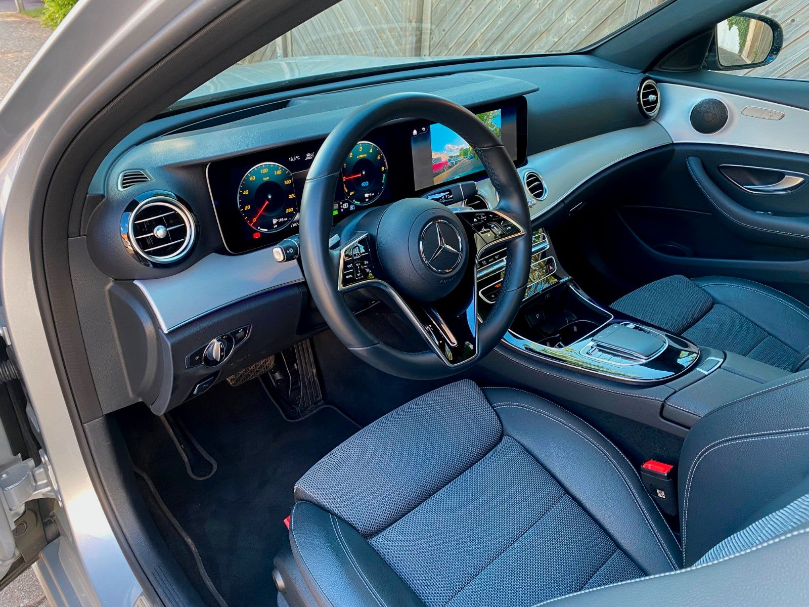 Mercedes-Benz E 300 de - Samsaru's Car Outlet