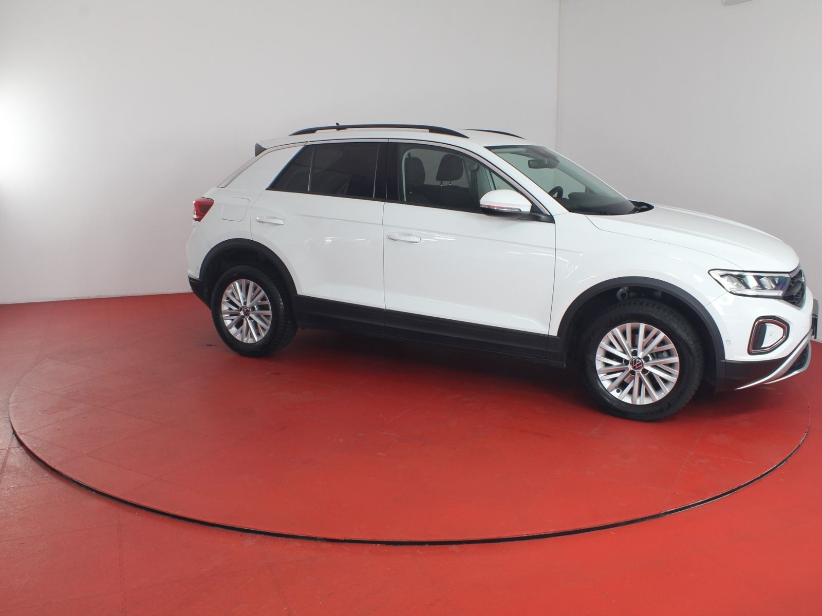 Volkswagen T-ROC Life 1.0TSI - Samsaru's Car Outlet
