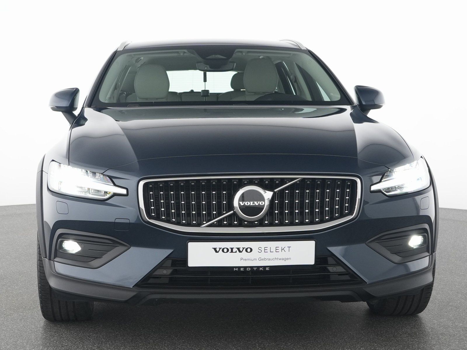 Volvo V60 CC B4 AWD Plus SONDERFINANZIERUNG 1,99%*