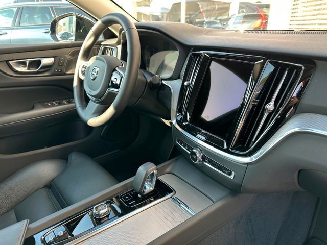 Volvo S60 Lim. B4 Plus Dark ACC 19"Frontscheibenhzg