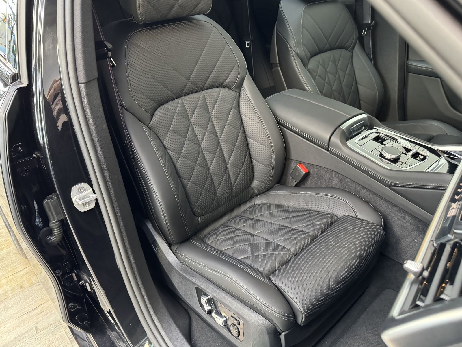 BMW X6 xDrive30d M Sport Pro 22Zoll AHK Pano ACC