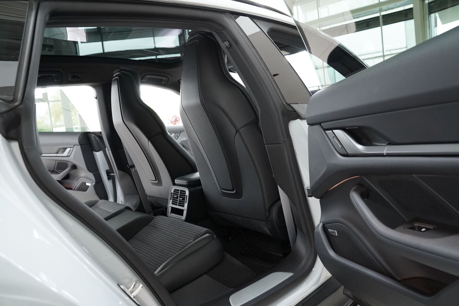 Porsche Taycan Cross Turismo 4S LCI Aero-Design BOSE Pan