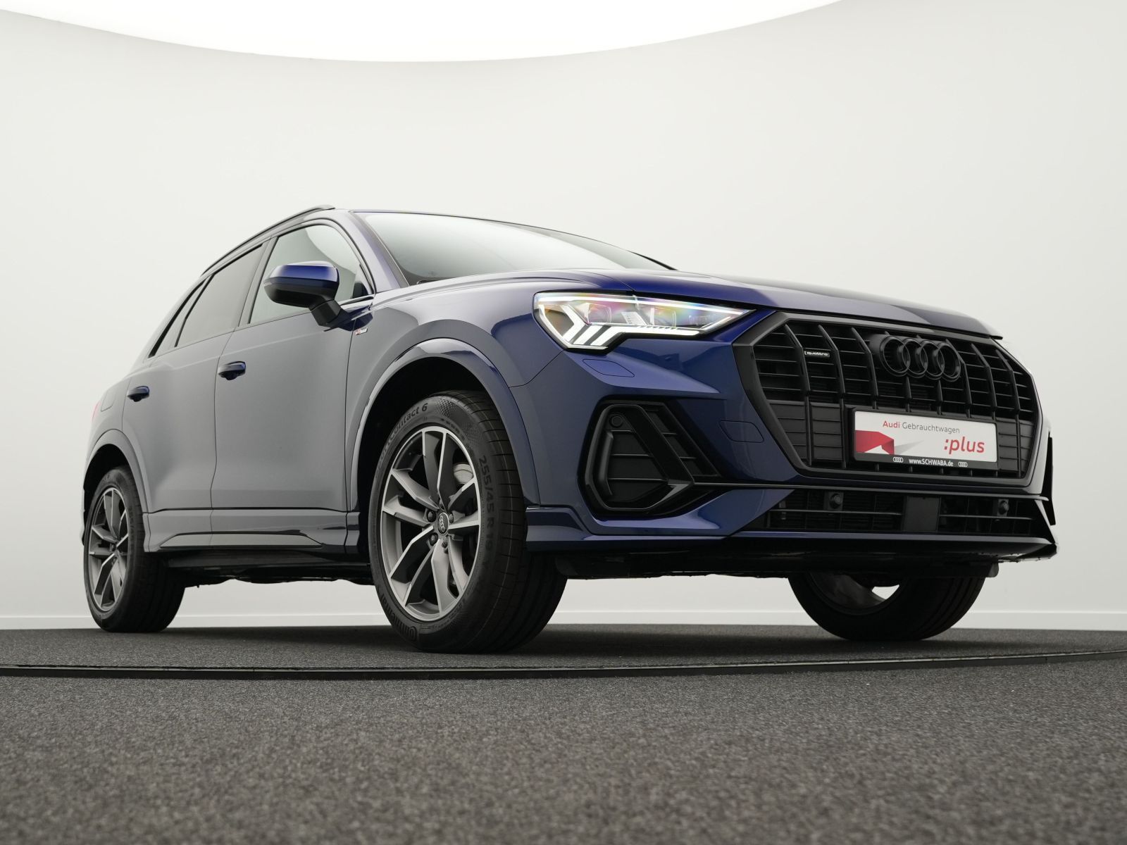 Audi Q3 40 TFSI quattro S line - Samsaru's Car Outlet