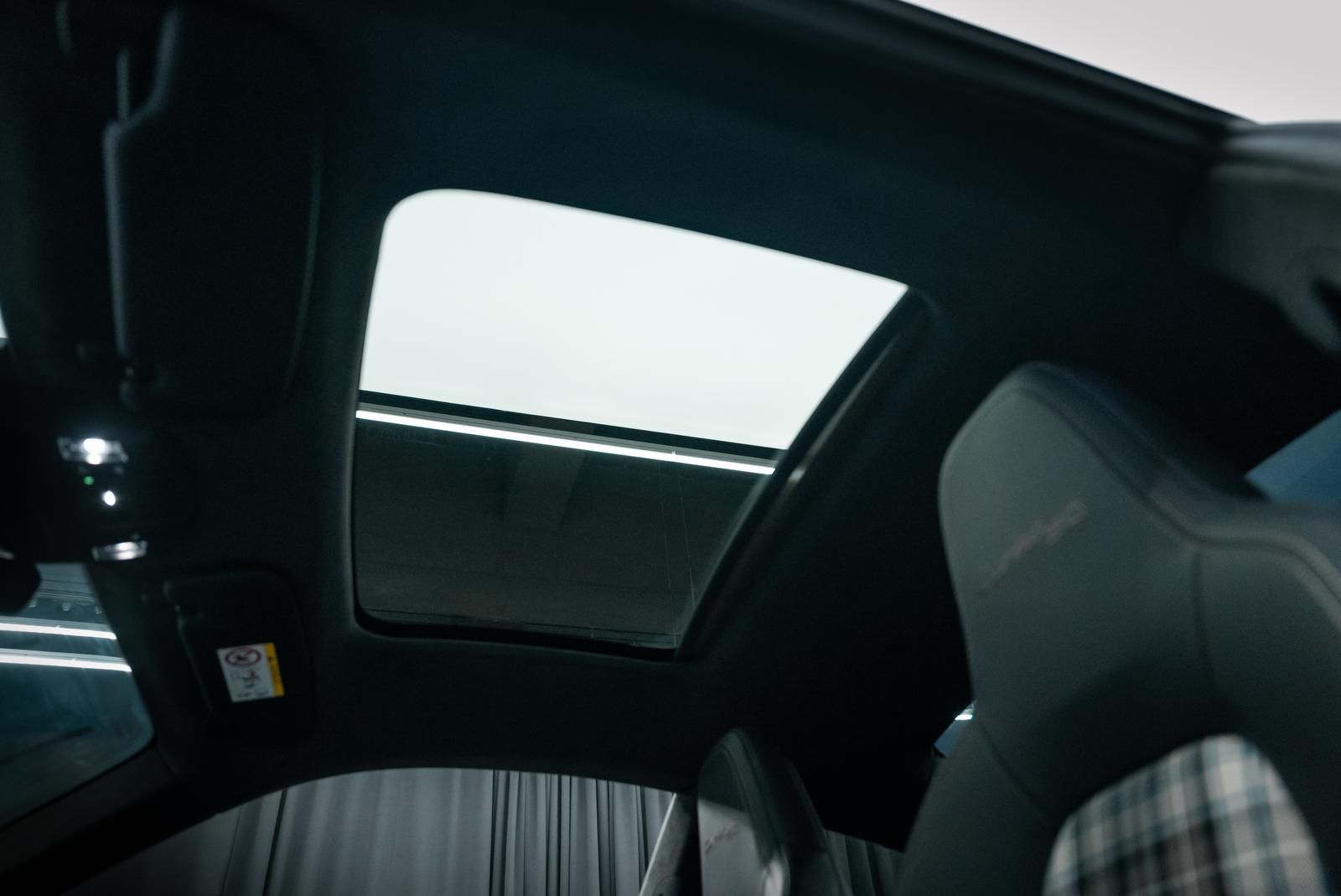 Porsche 992 Turbo 50 Jahre HERITAGE/360/BURM.
