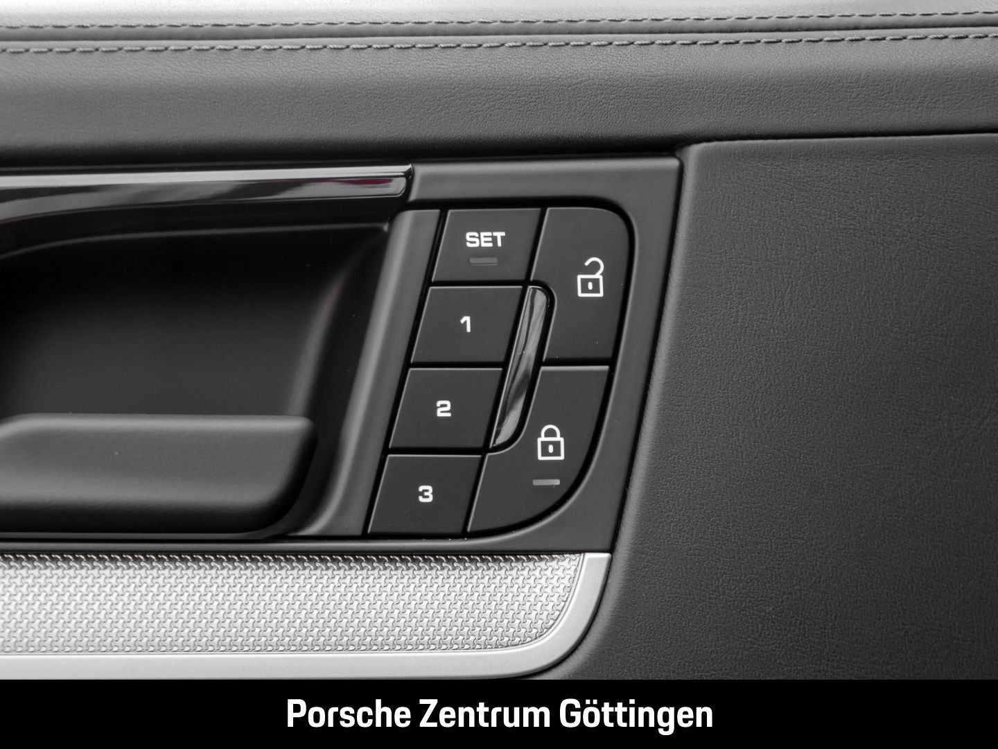 Porsche Cayenne Coupe BOSE Luftfederung Panoramadach LED