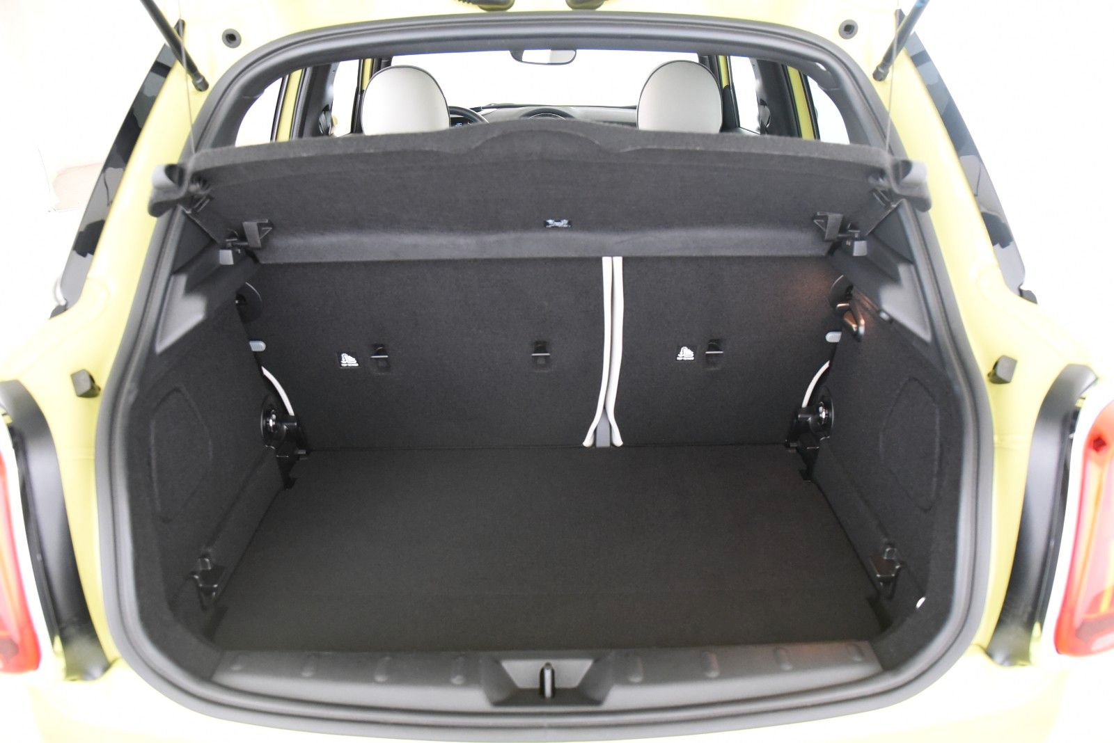 MINI Mini Cooper MINI Yours Trim - Samsaru's Car Outlet