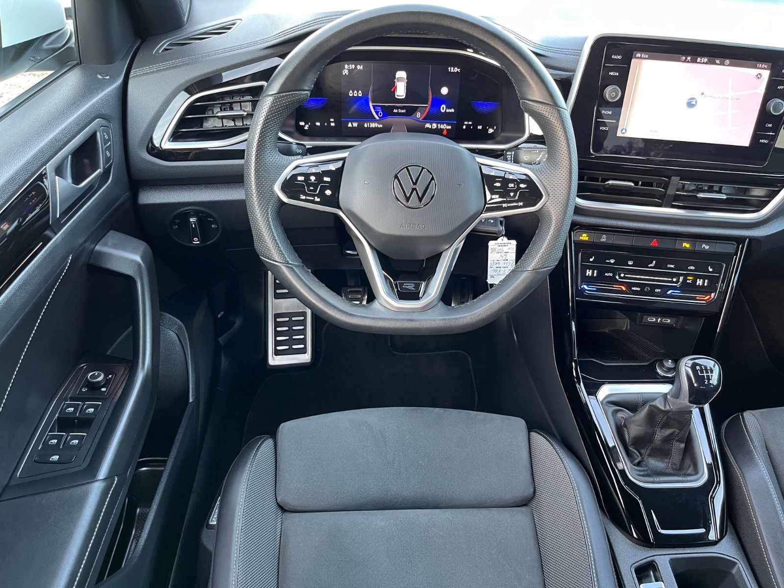 Volkswagen T-Roc R-Line - Samsaru's Car Outlet