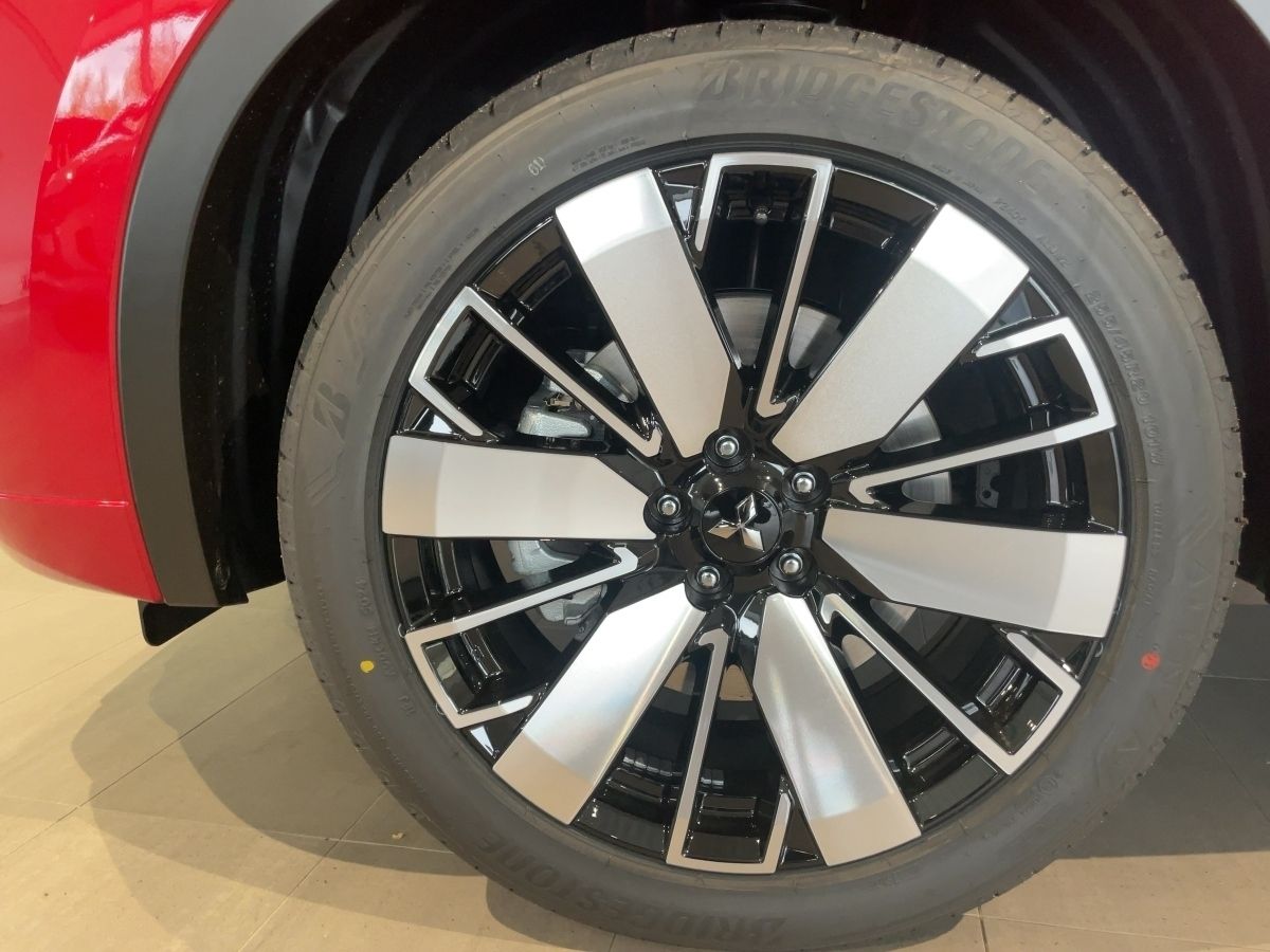Mitsubishi Outlander *TOP*PHEV* MJ 2025*Panoramadach*