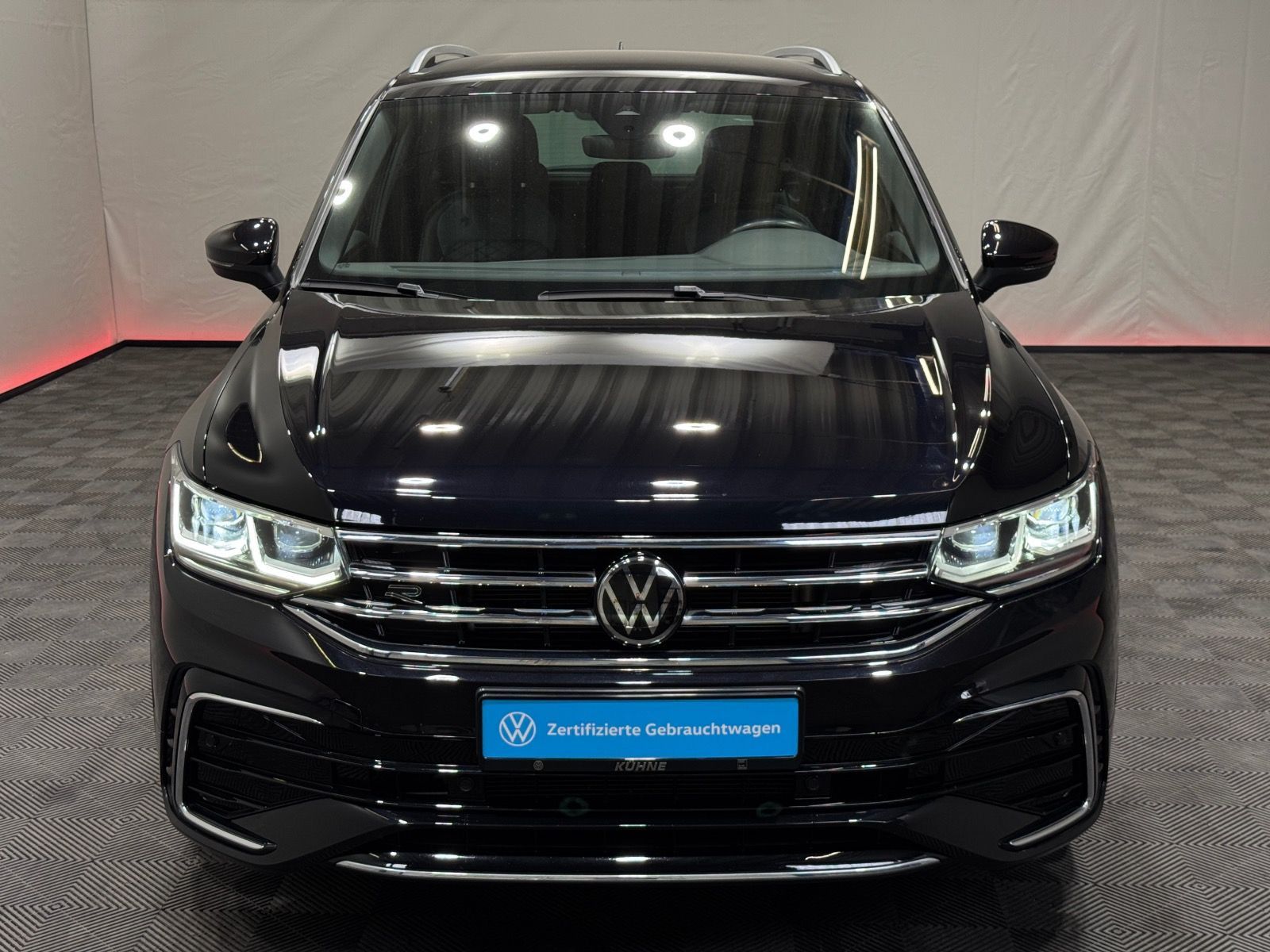 Volkswagen Tiguan R-Line 2.0 TDI DSG 4M - Samsaru's Car Outlet