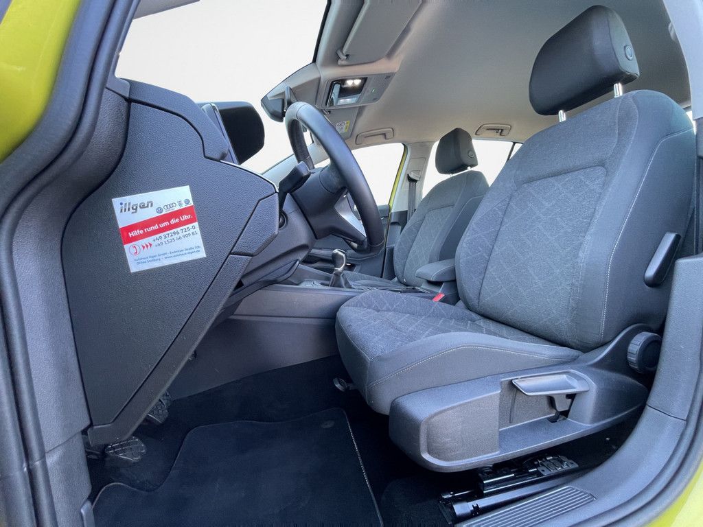 Volkswagen Golf VIII 1.5 TSI Life - Samsaru's Car Outlet