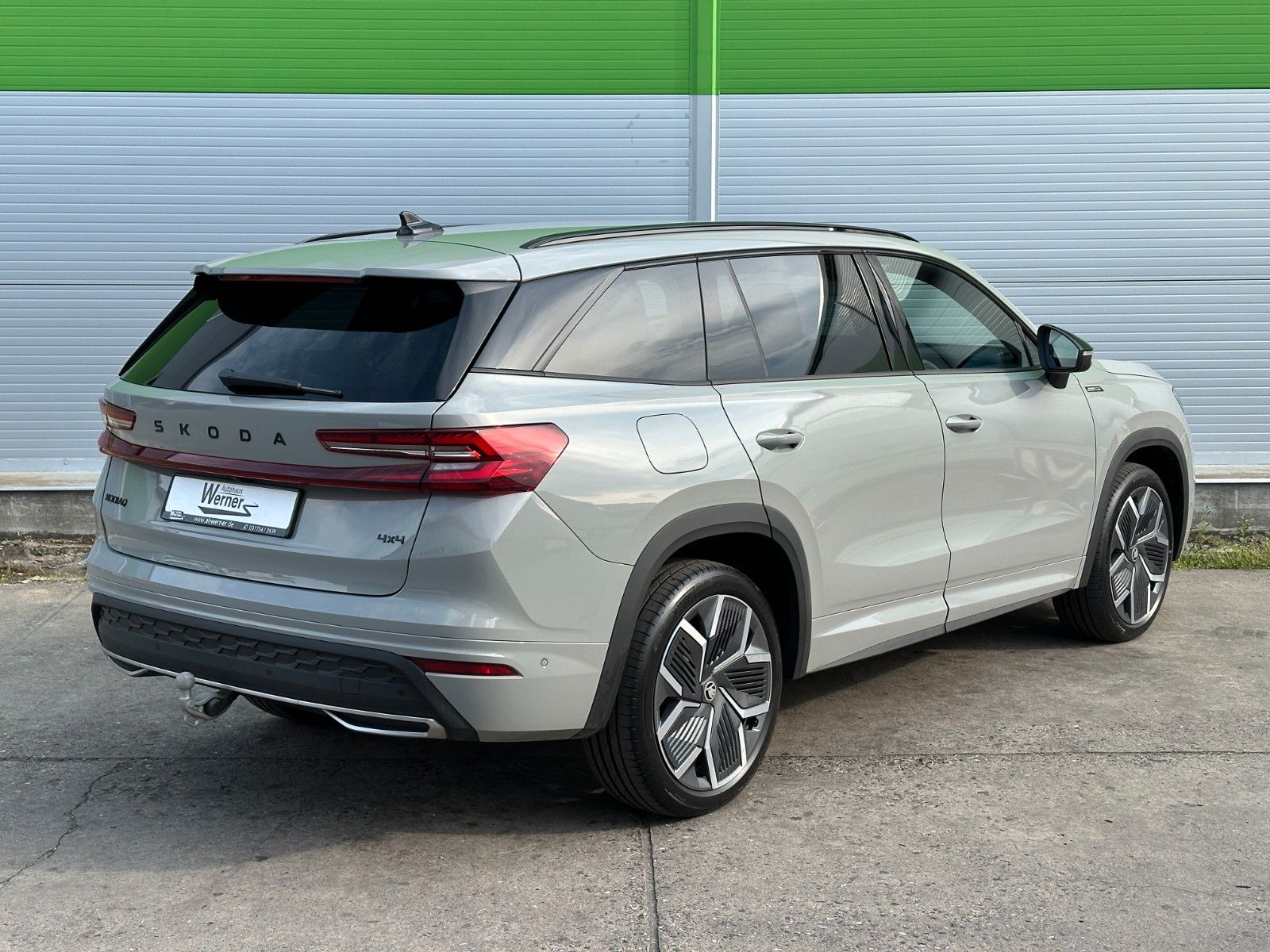 Skoda 193PS 4x4 Sportline STHZ NAVI DCC+ eHK LM20"AHK